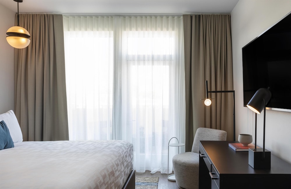 Urban, King Bed، Kissel Uptown Oakland, in the Unbound Collection by Hyatt 6/8