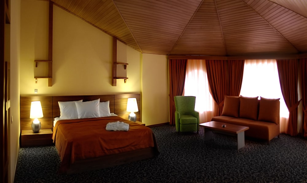 El Resort Hotel 13/50