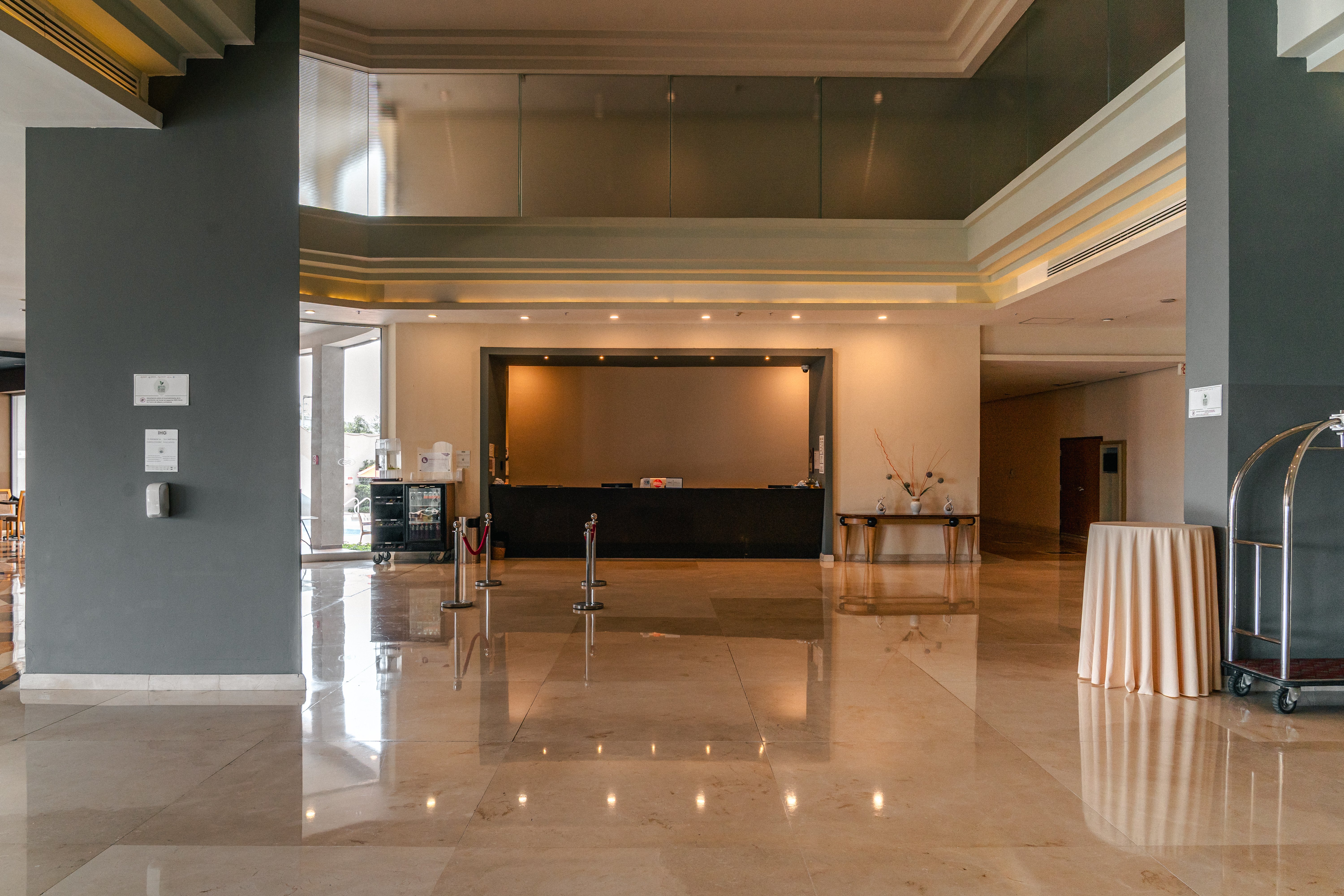 CROWNE PLAZA MONTERREY AEROPUERTO 10/75