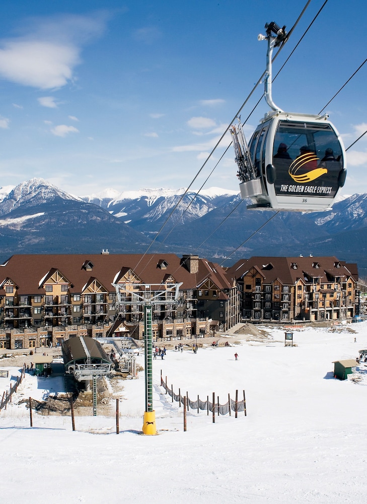 Glacier Mountaineer Lodge 28/32