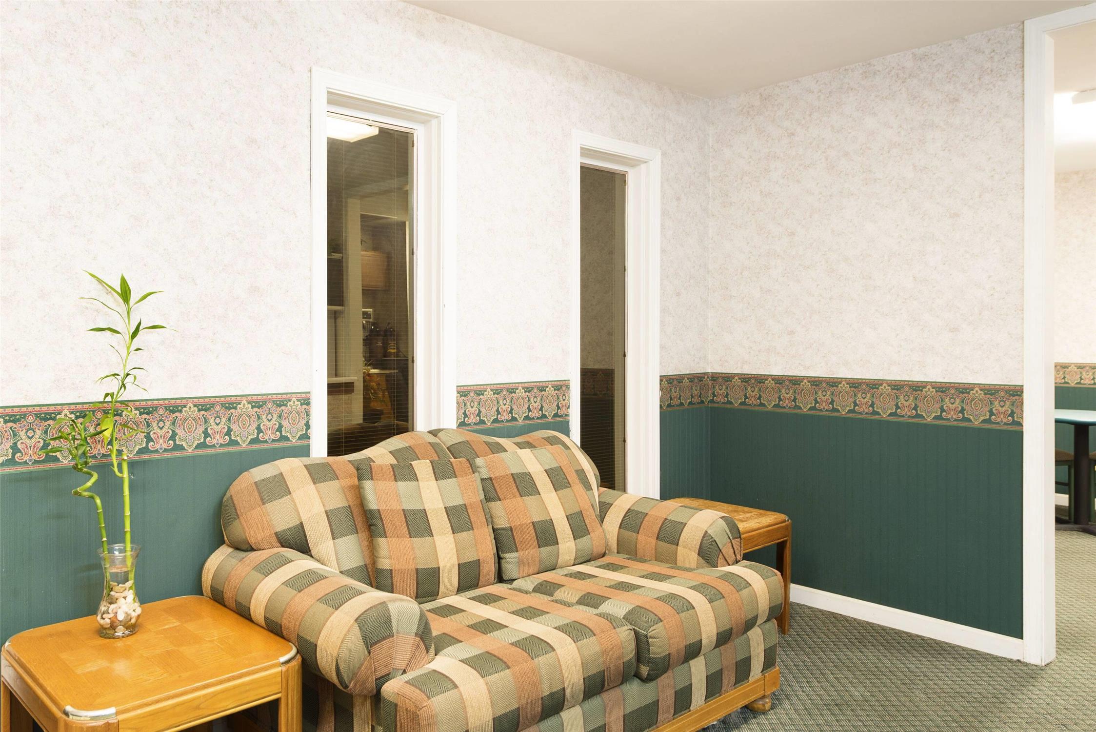 Super 8 by Wyndham Taylorville IL 4/6