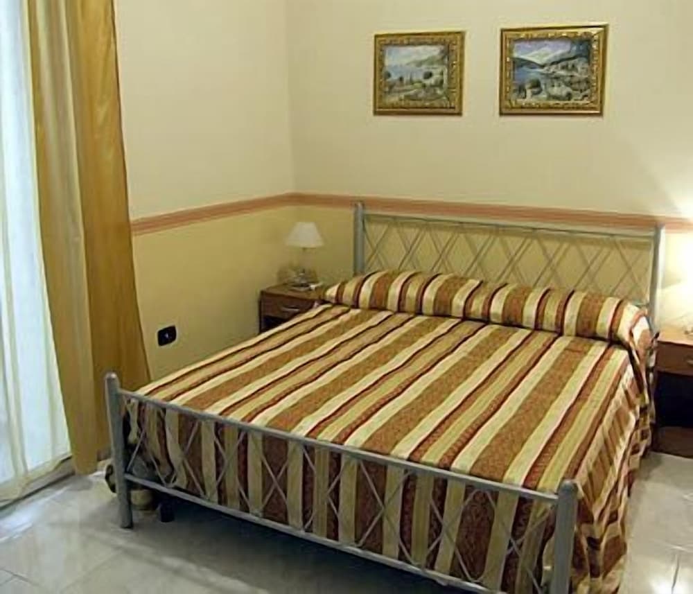 Astra Bed and Breakfast 13/50