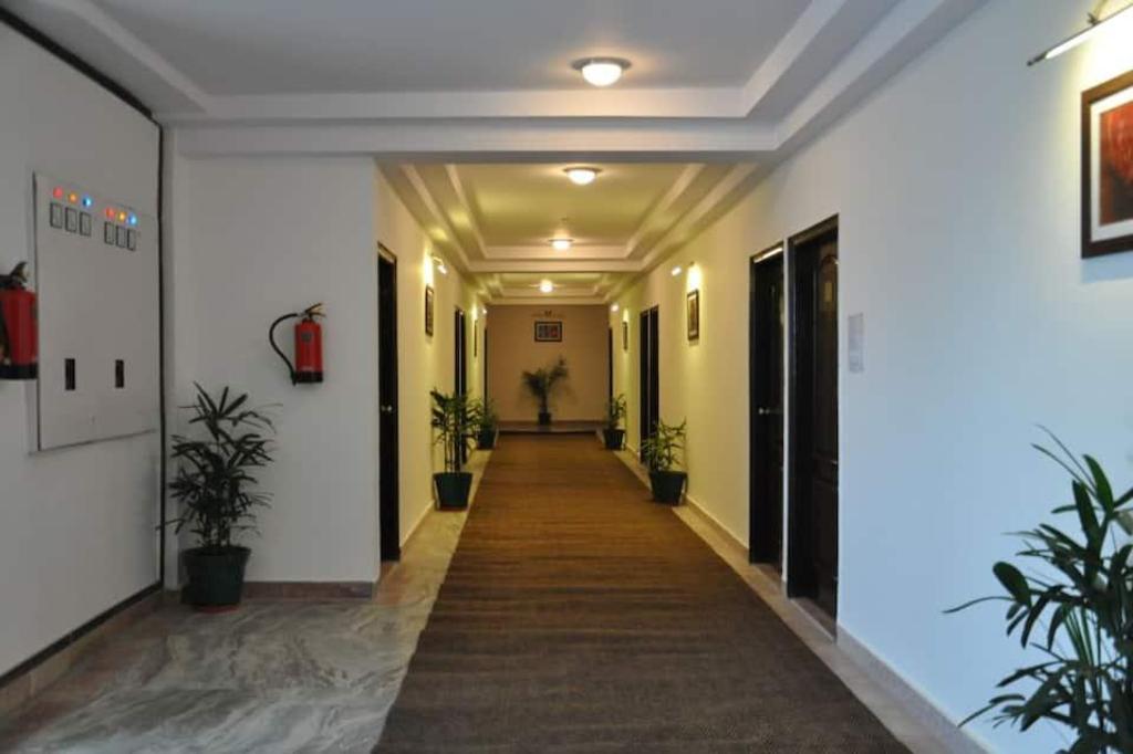 Hotel Krishna Sagar(NH 24) 7/20
