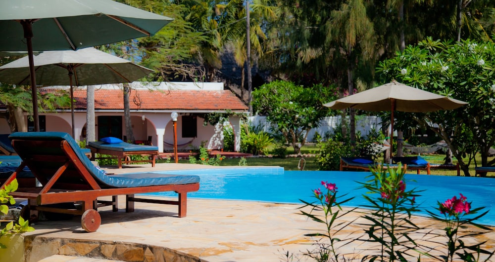Flame Tree Cottages 43/59