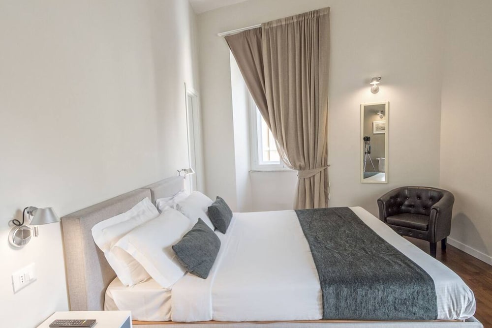 Little Queen Relais 29/48