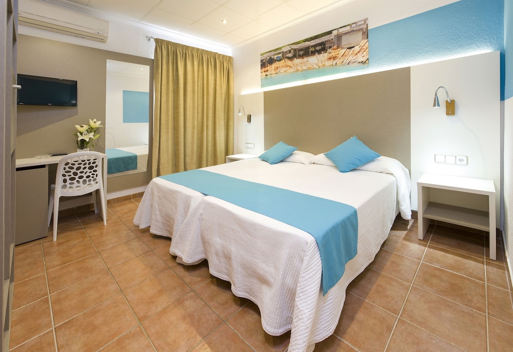 Hostal Adelino 7/22
