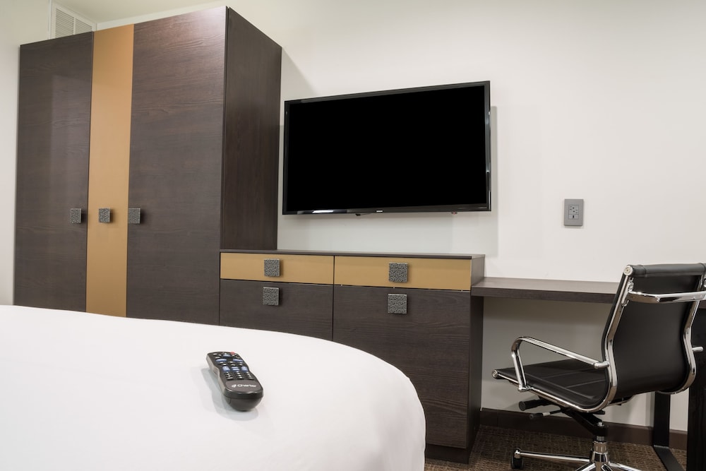 Hotel Xilo Glendale 41/51