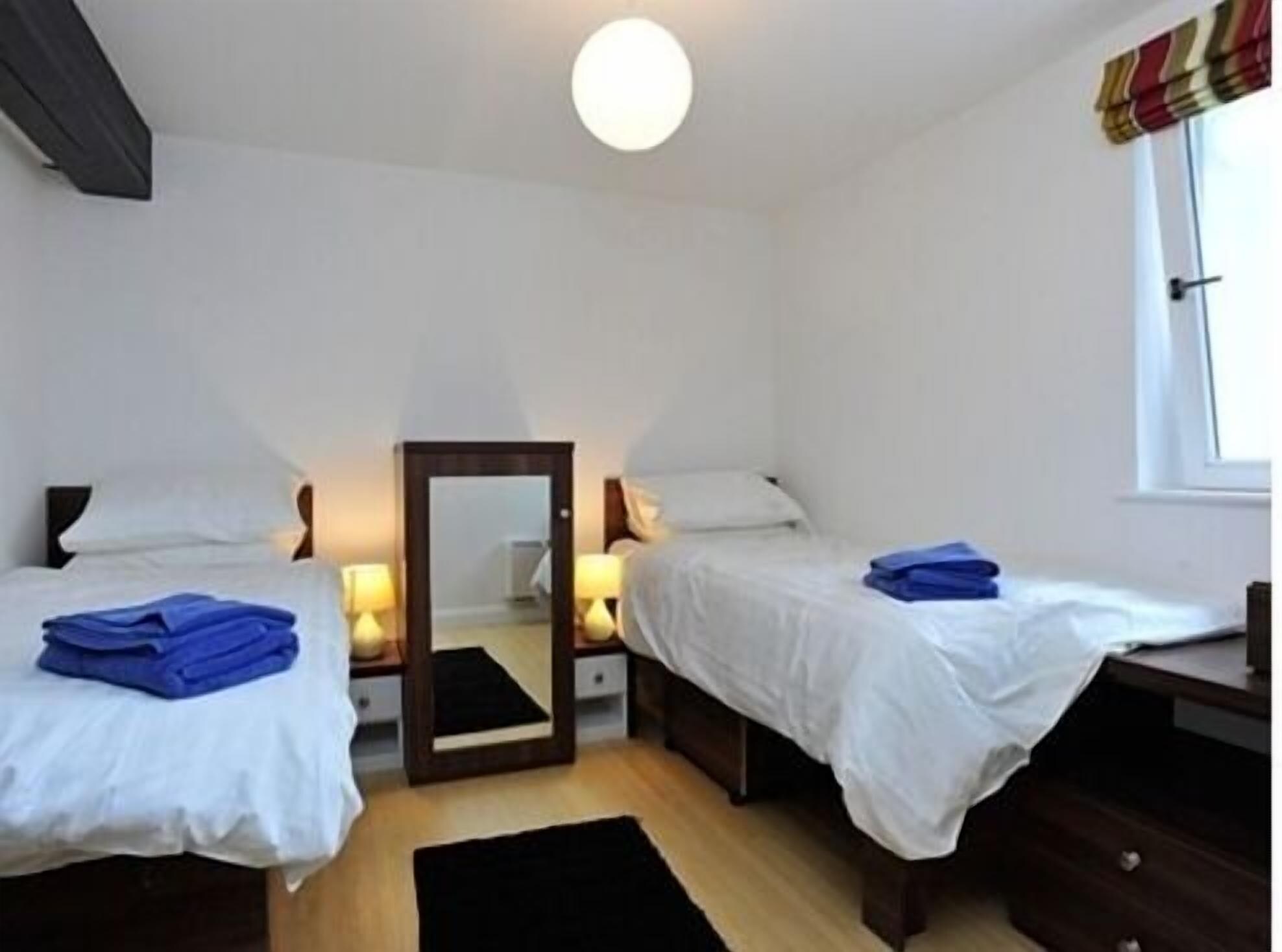 Apartment, Double and Twin Beds, The Pyjama Factory 2/2