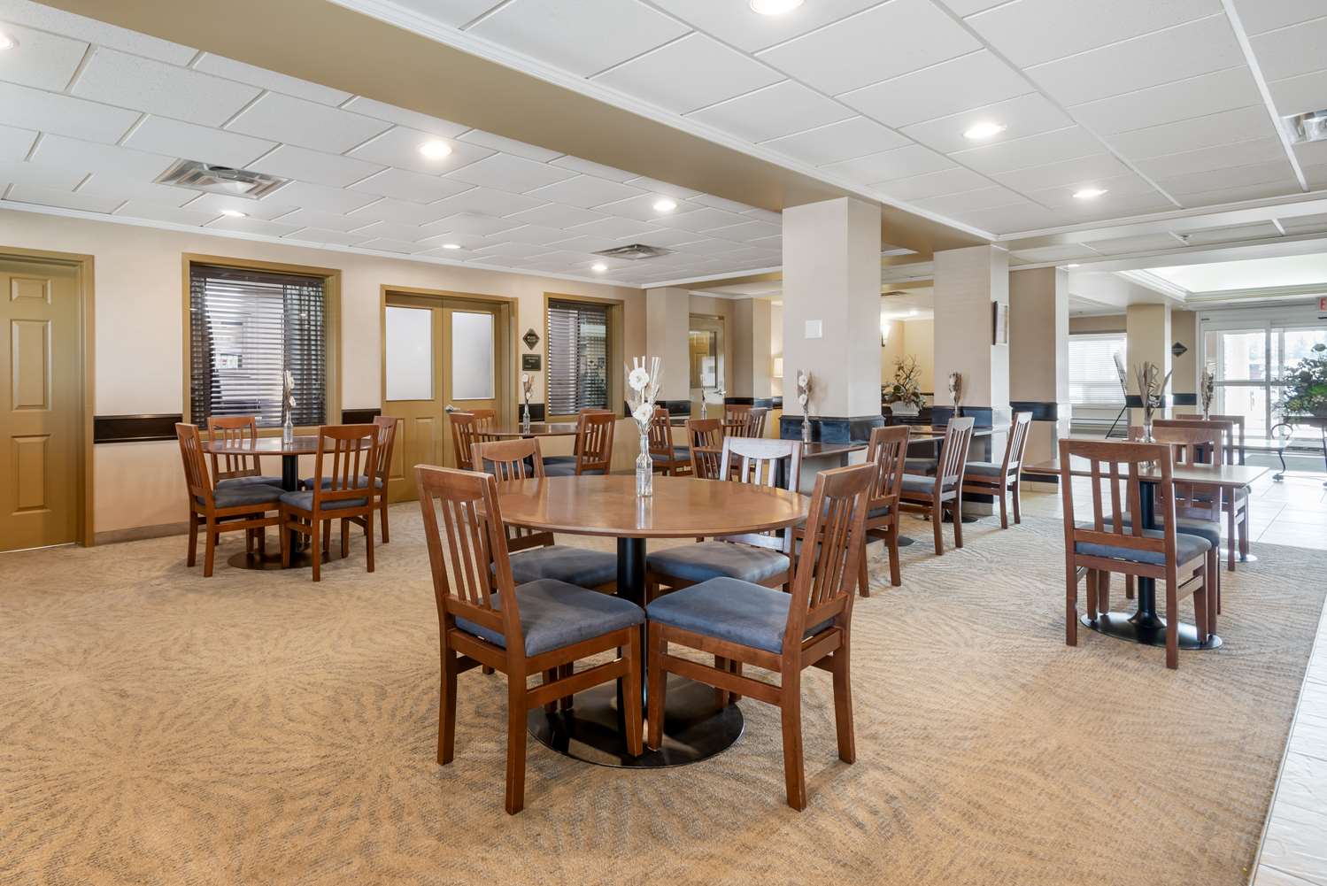 restaurant cafeteria