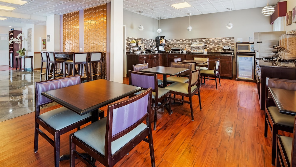 Best Western Plus O'Hare International South Hotel 28/31