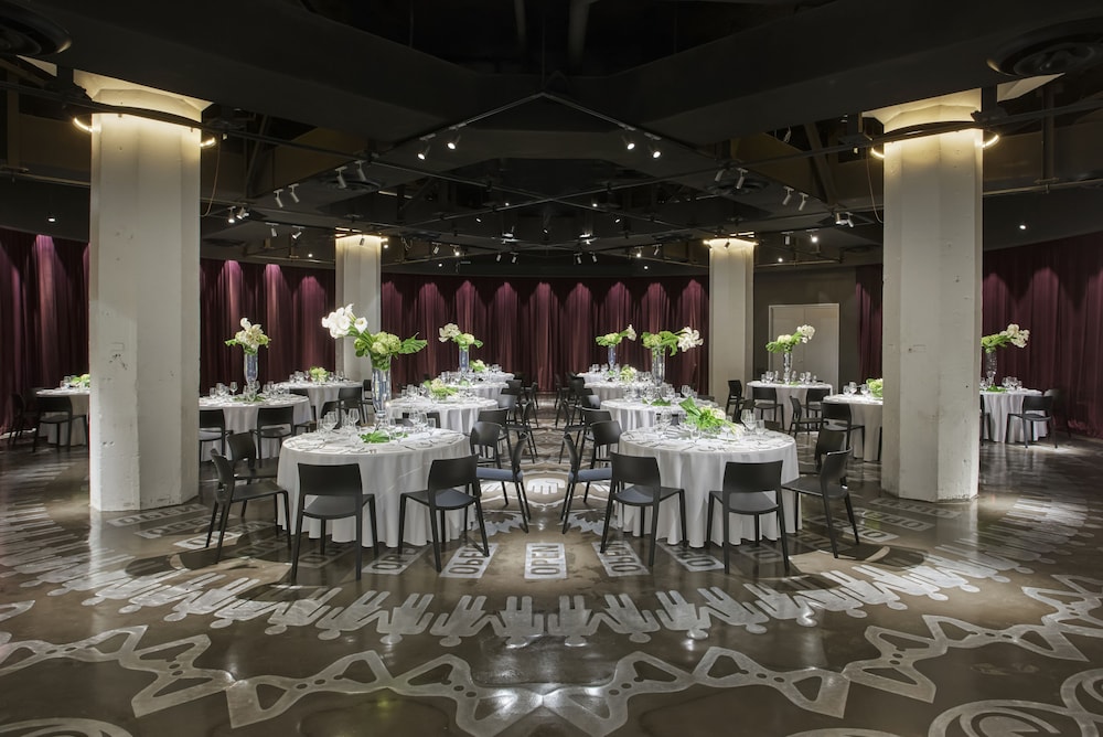 Fordson Hotel Unbound Collection by Hyatt 49/65