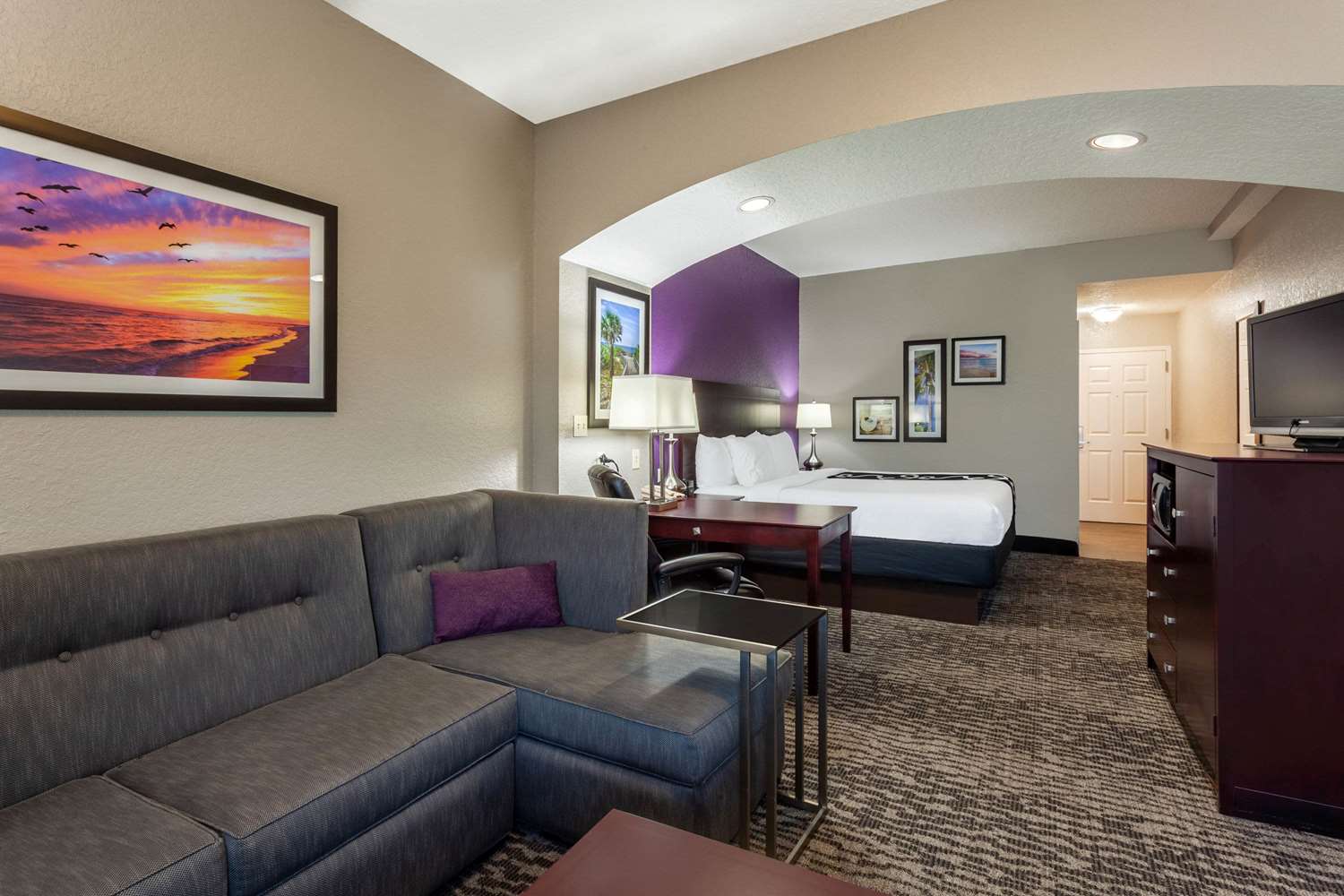 La Quinta Inn & Suites by Wyndham Port Orange / Daytona 38/57