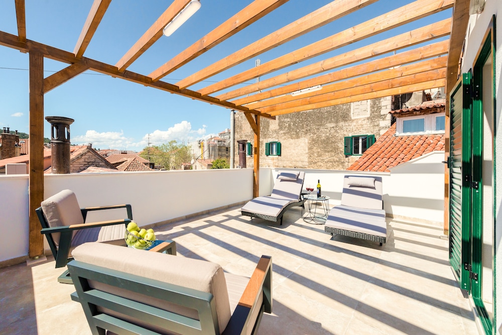 Le Premier Luxury Rooms 27/43