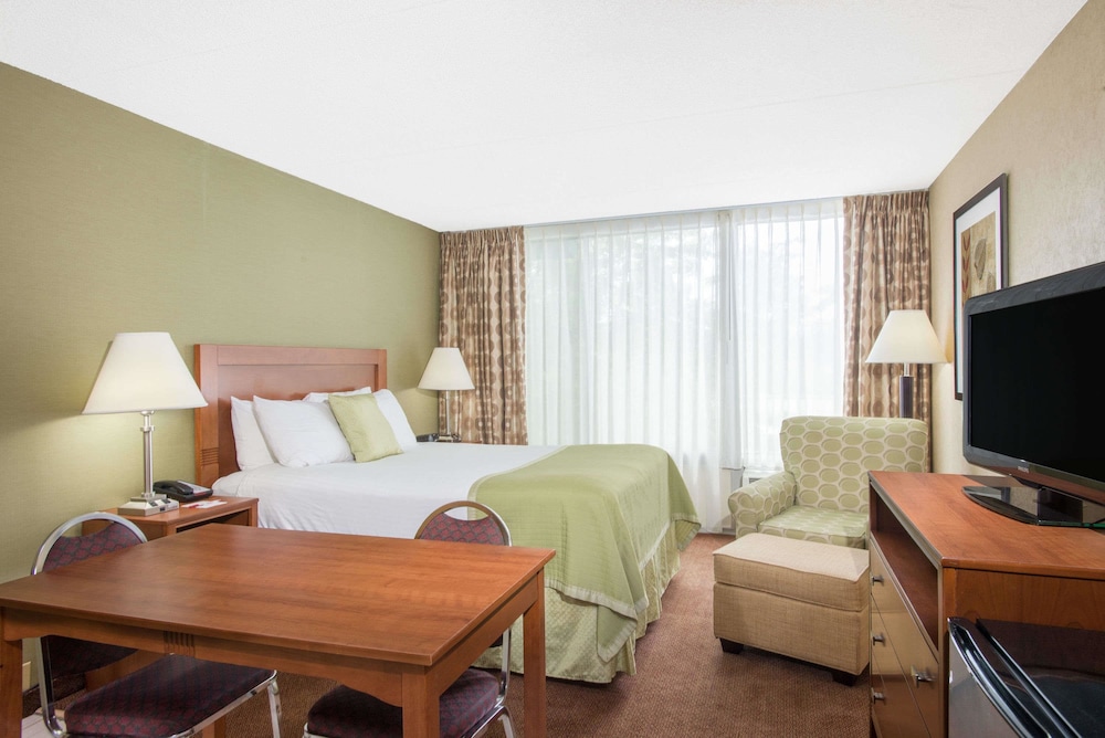 Hawthorn Extended Stay by Wyndham Ellsworth / Bar Harbor 10/26
