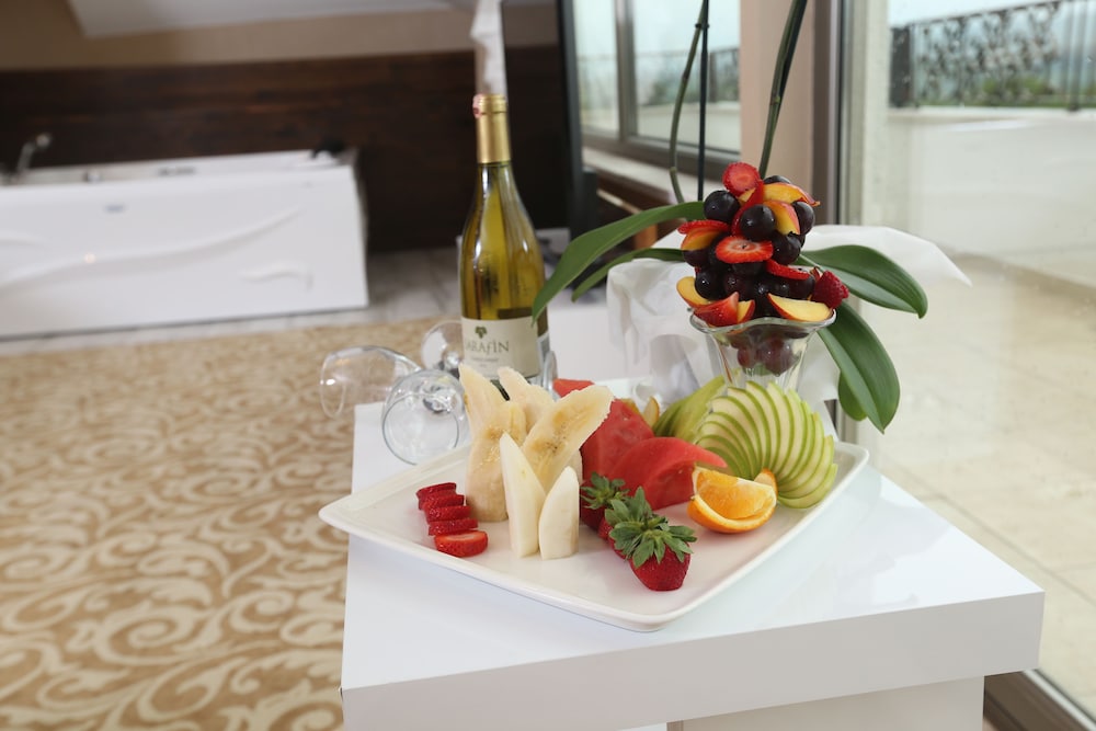 El Garden Hotel & Residence 30/33