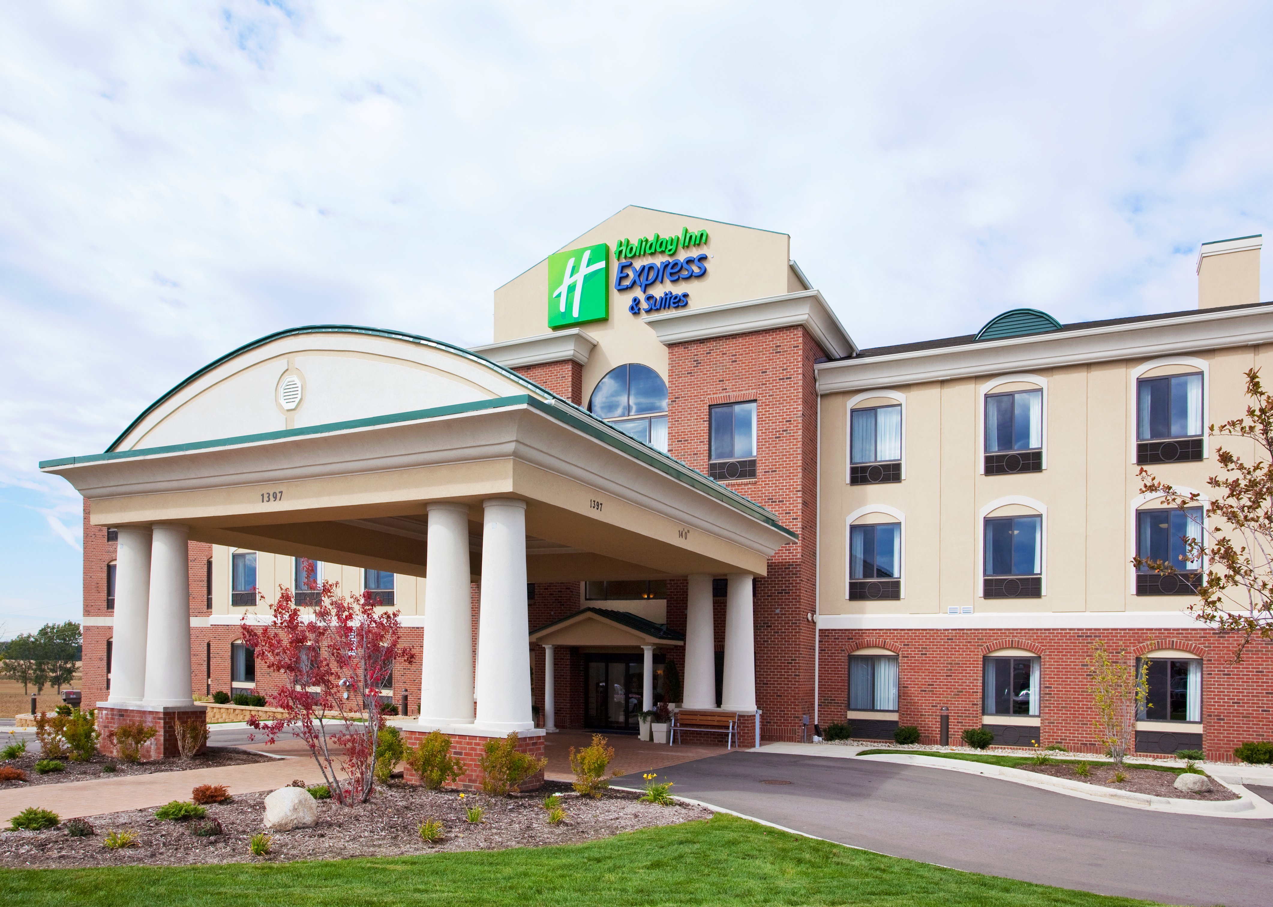 Holiday Inn Express Suites Howell 2/51