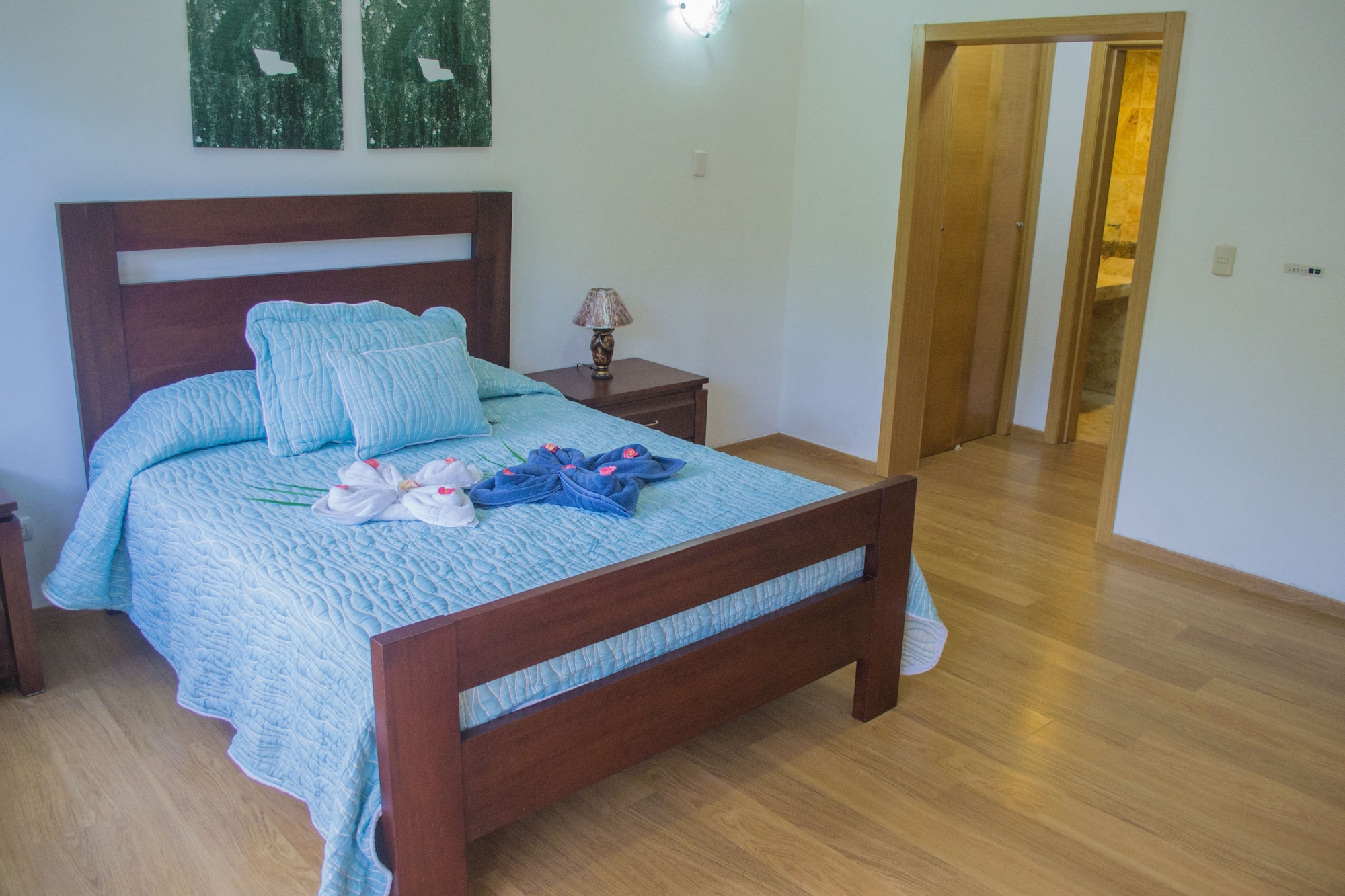 Senior, Suite, King Bed, Sofa