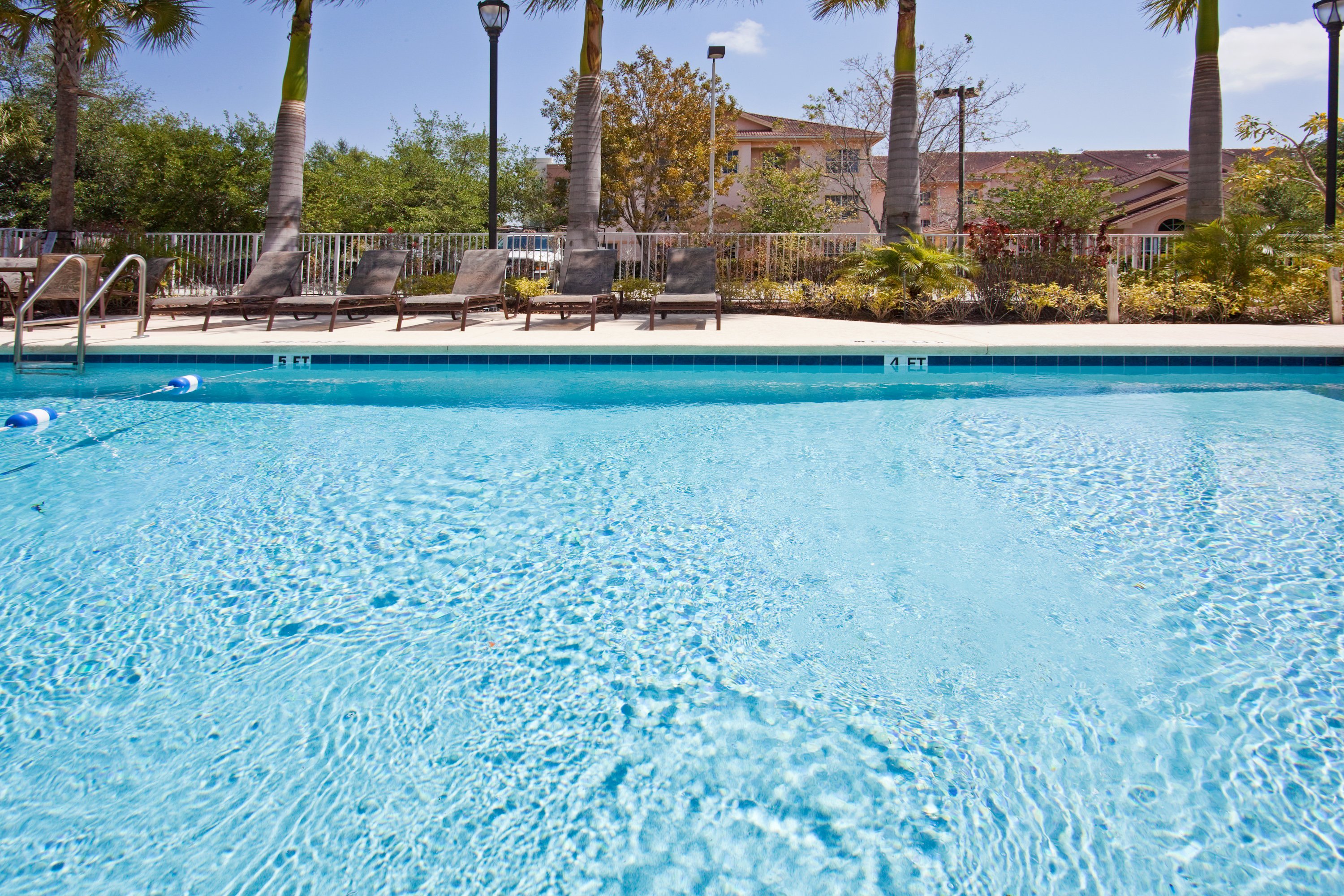 Holiday Inn Express West Palm Beach Metrocentre 49/74