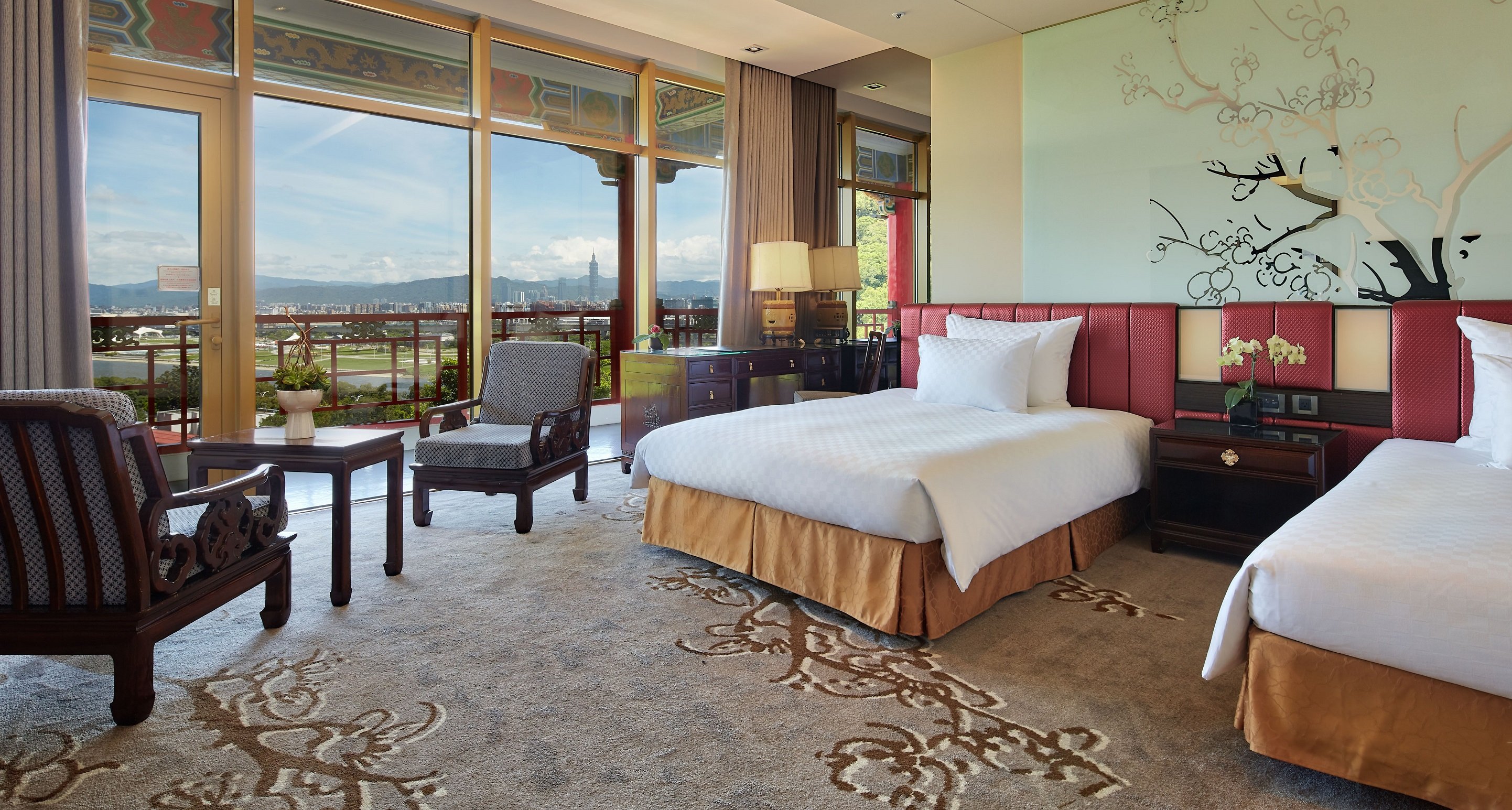 The Grand Hotel 12/37