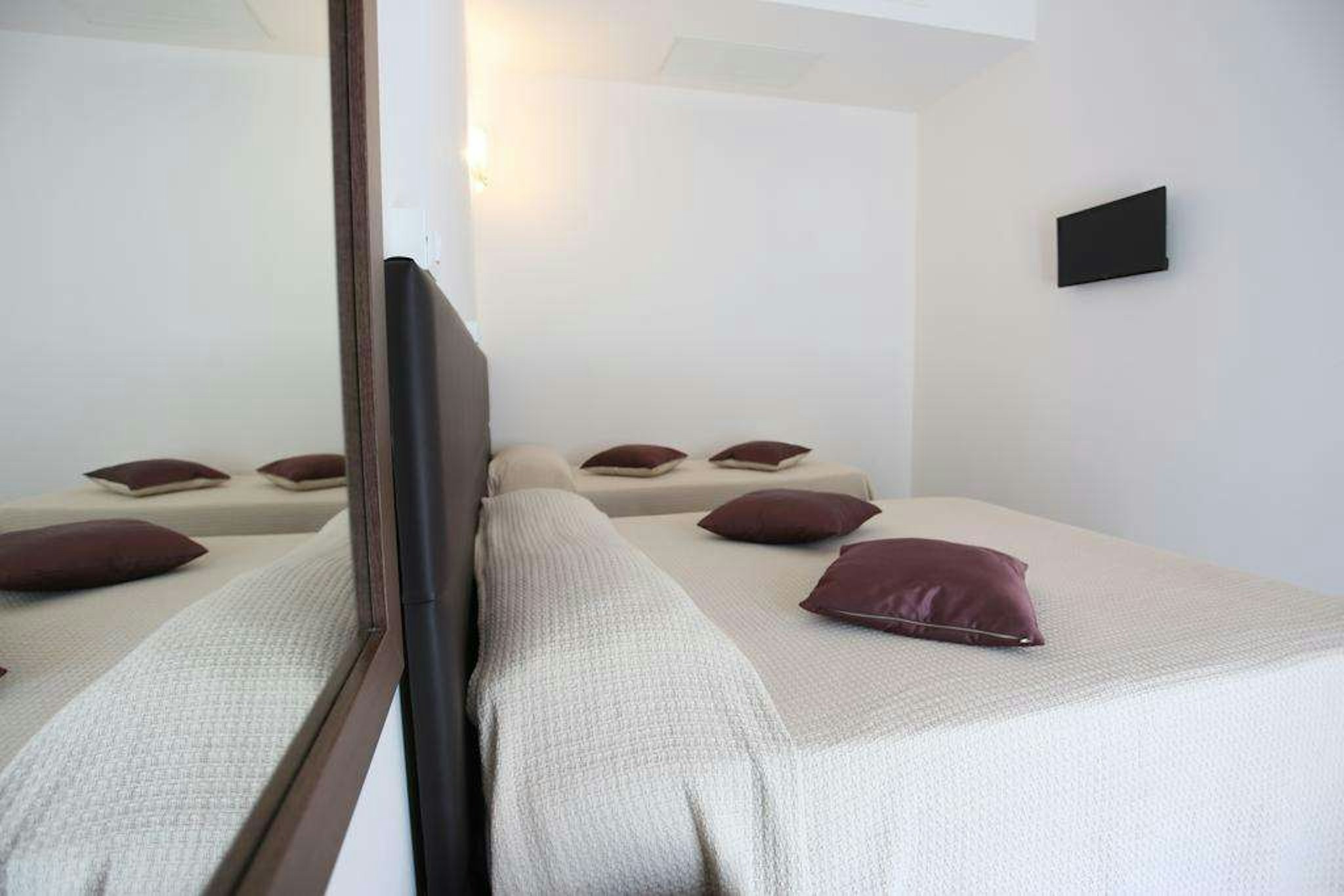HOTEL EUBEA 36/79