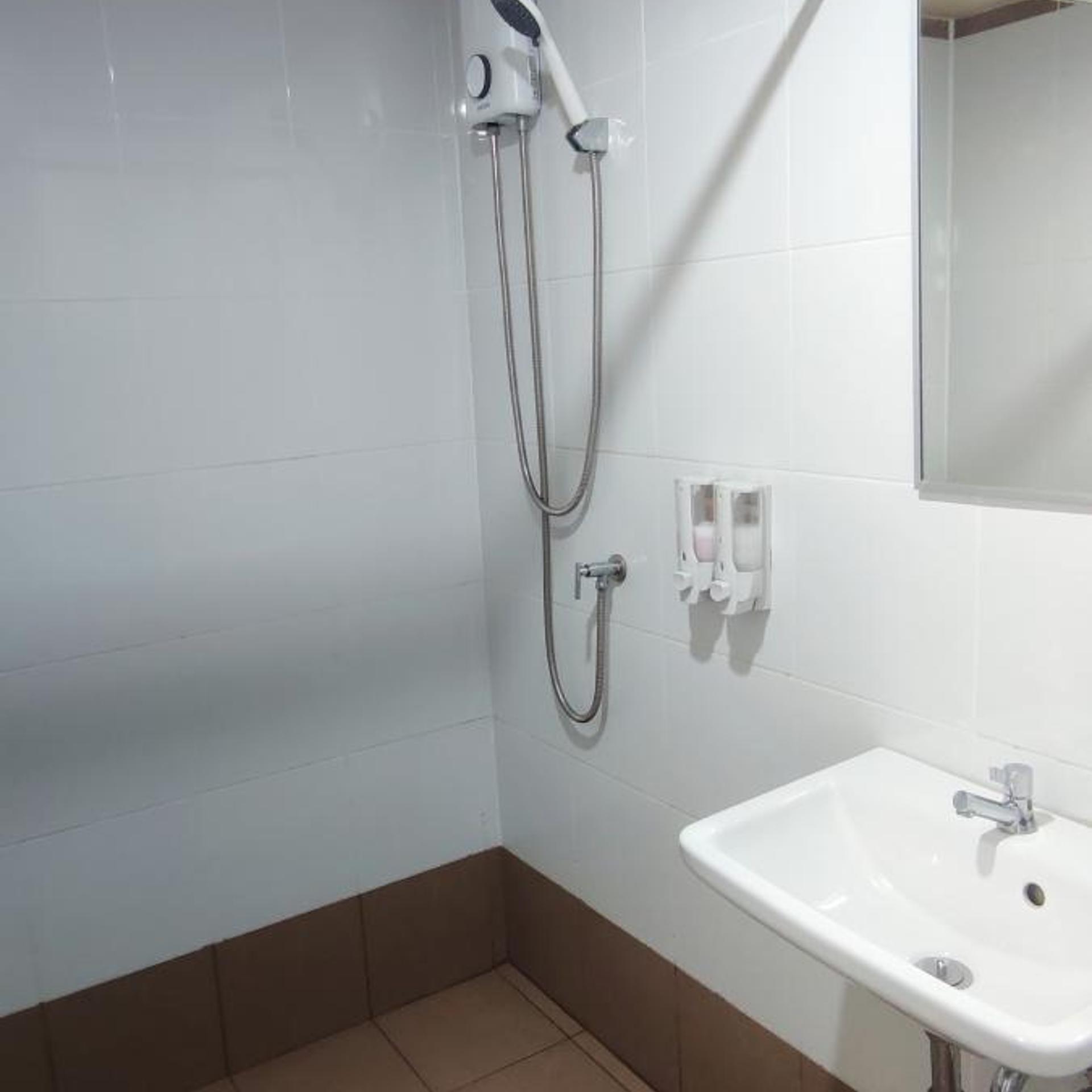 The Sea Bangsaen Hotel 42/48