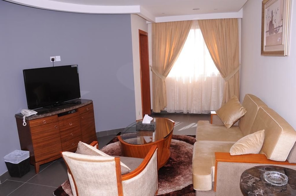 Magic Suite Abu Halifa 35/57