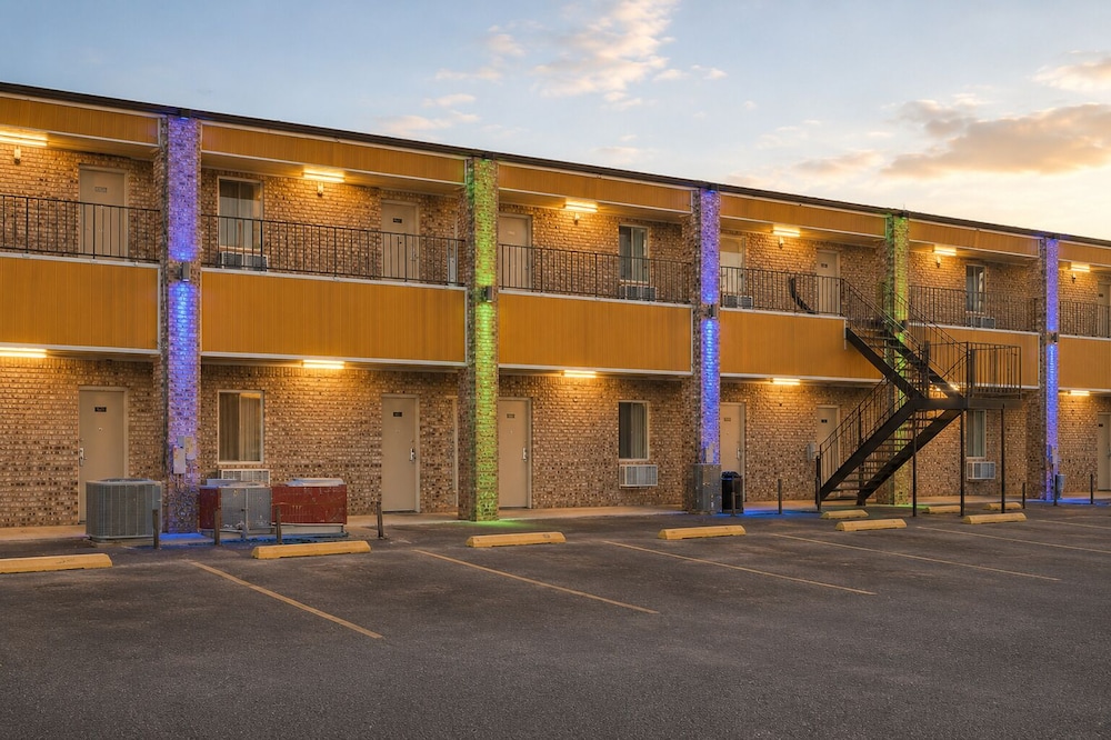 Extended Stay Snyder 42/51