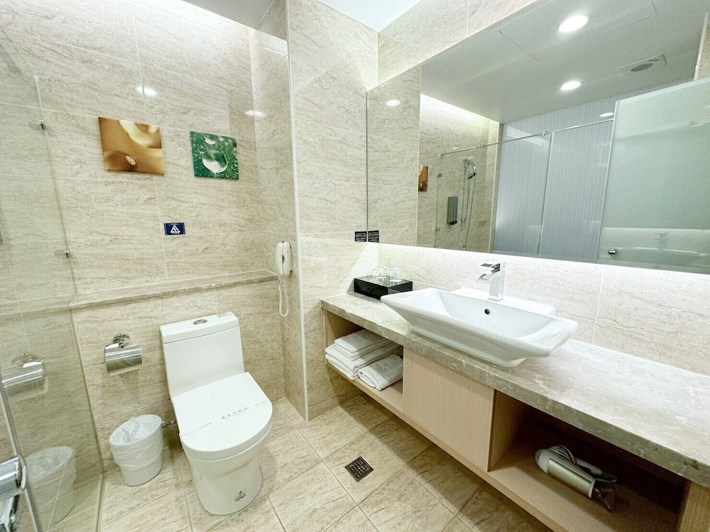 Tsun Huang Hotel 61/62