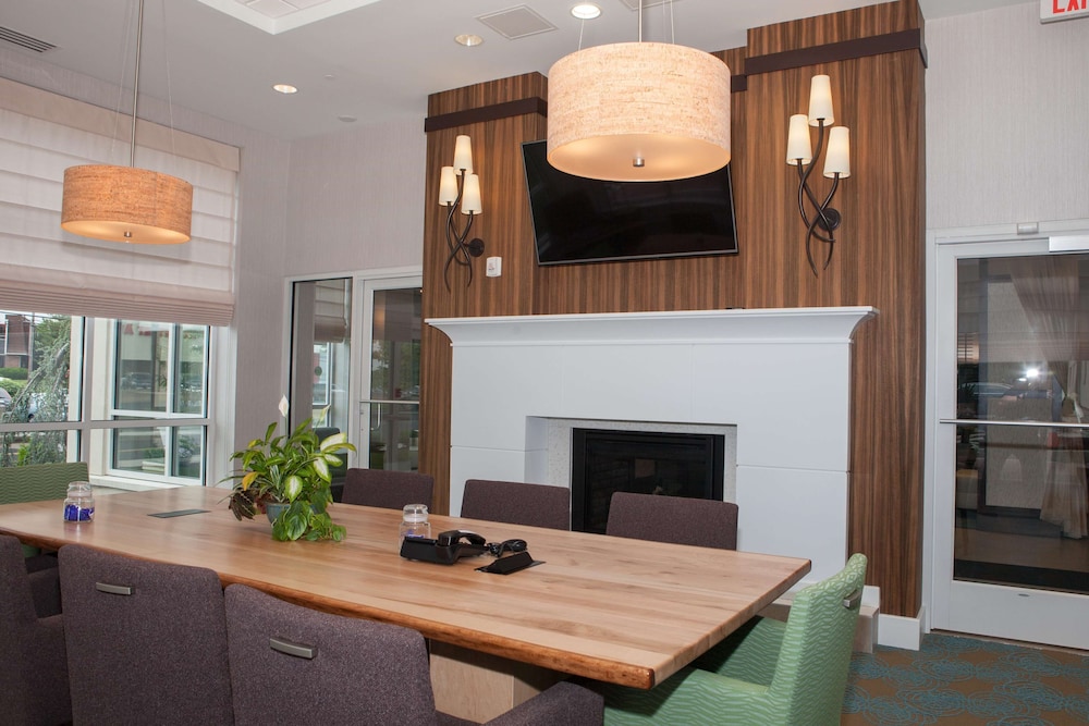 Hilton Garden Inn Springfield 2/76