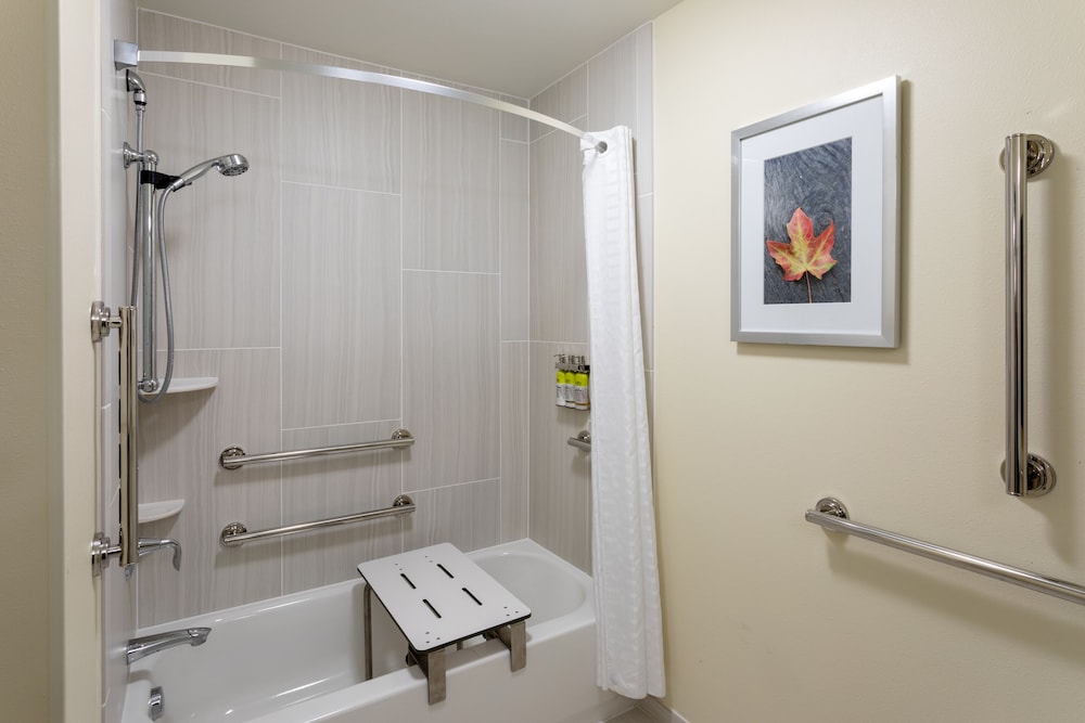 Candlewood Suites Rochester Mayo Clinic Area 16/50