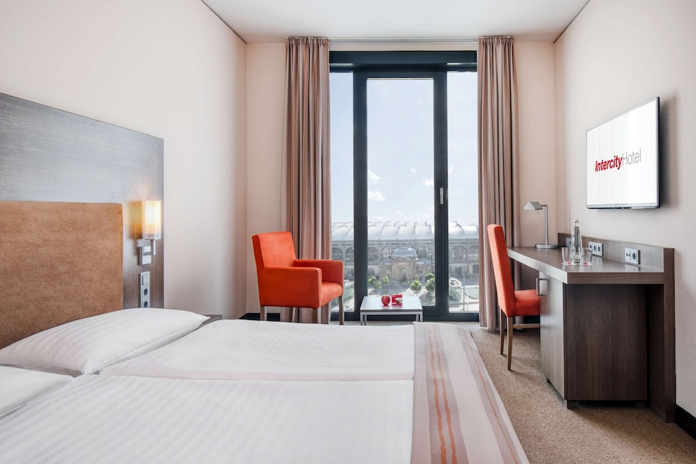 Intercityhotel Dresden 8/59