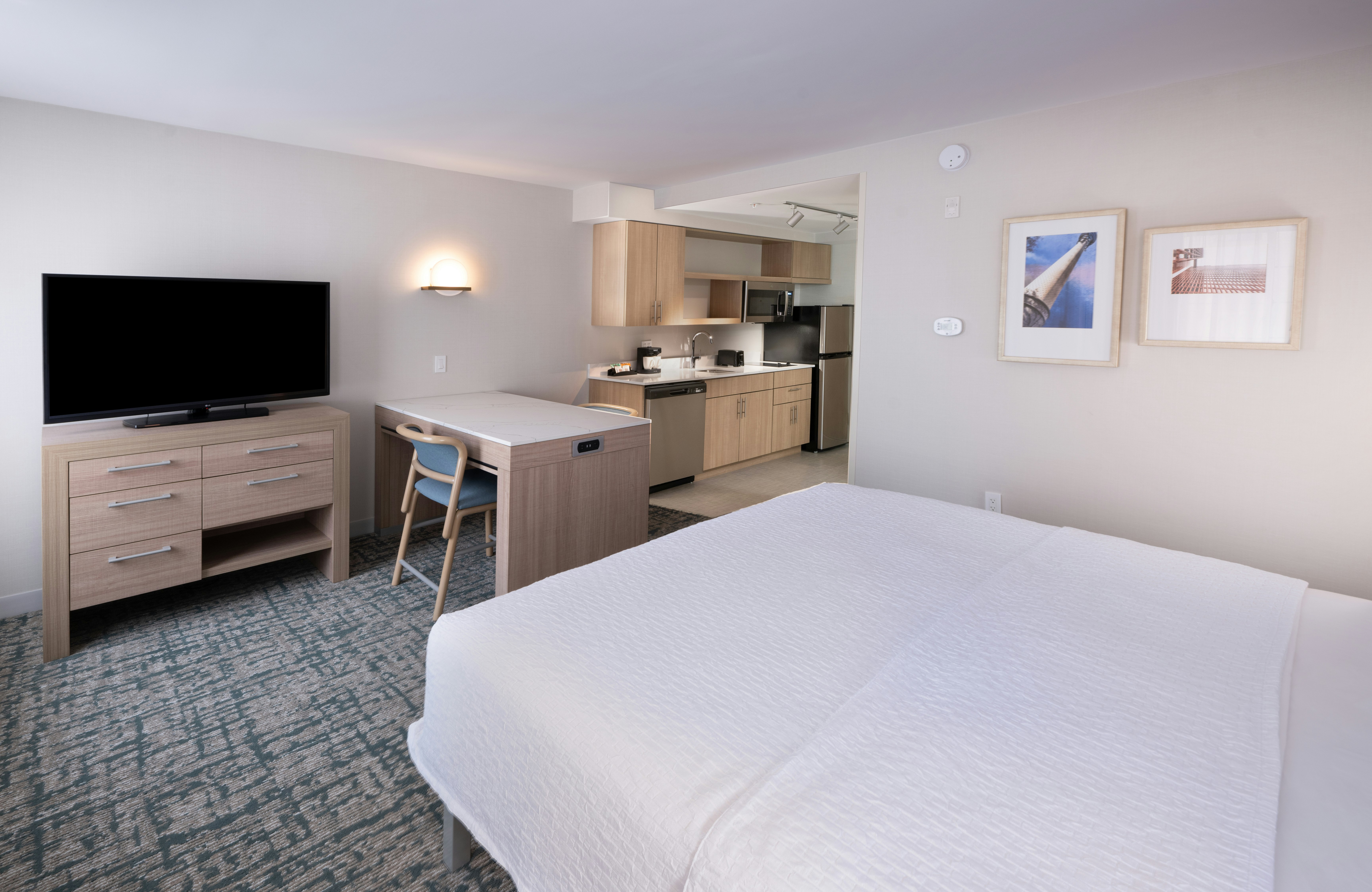 Efficiency, Deluxe, Suite, King Bed