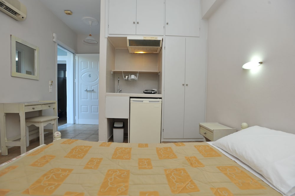 Annaliza Apartments 12/38