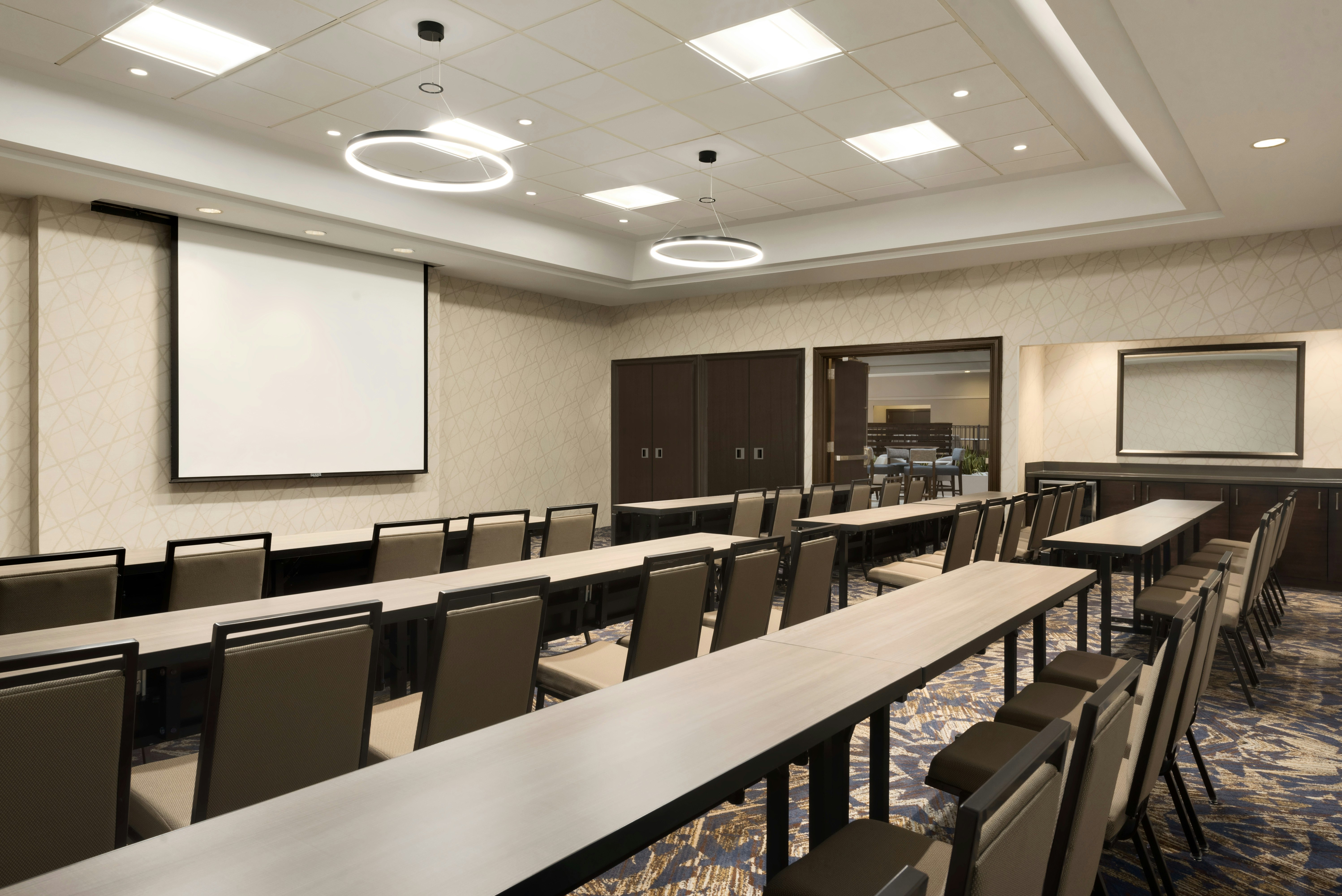 Embassy Suites By Hilton Chicago Lombard Oak Brook 48/53