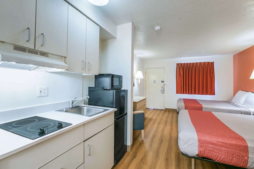 Standard, 2 Queen Beds, Accessible