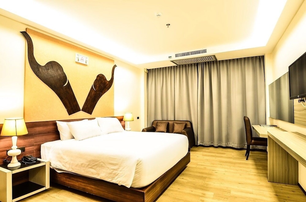 Alvarez Hotel 16/65