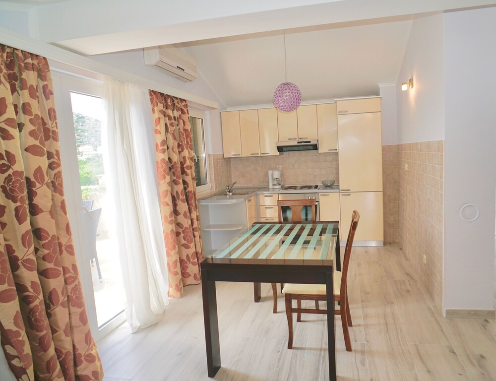 VILLA RUSTICA DALMATIA 32/50
