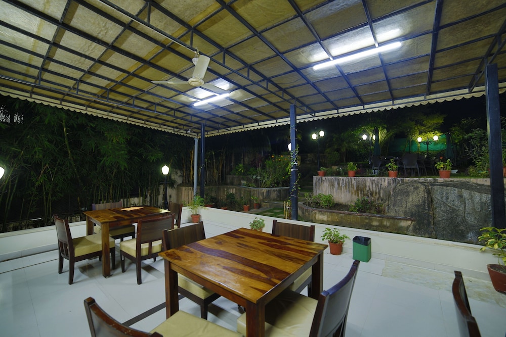 Hotel Shiv Villa 28/45