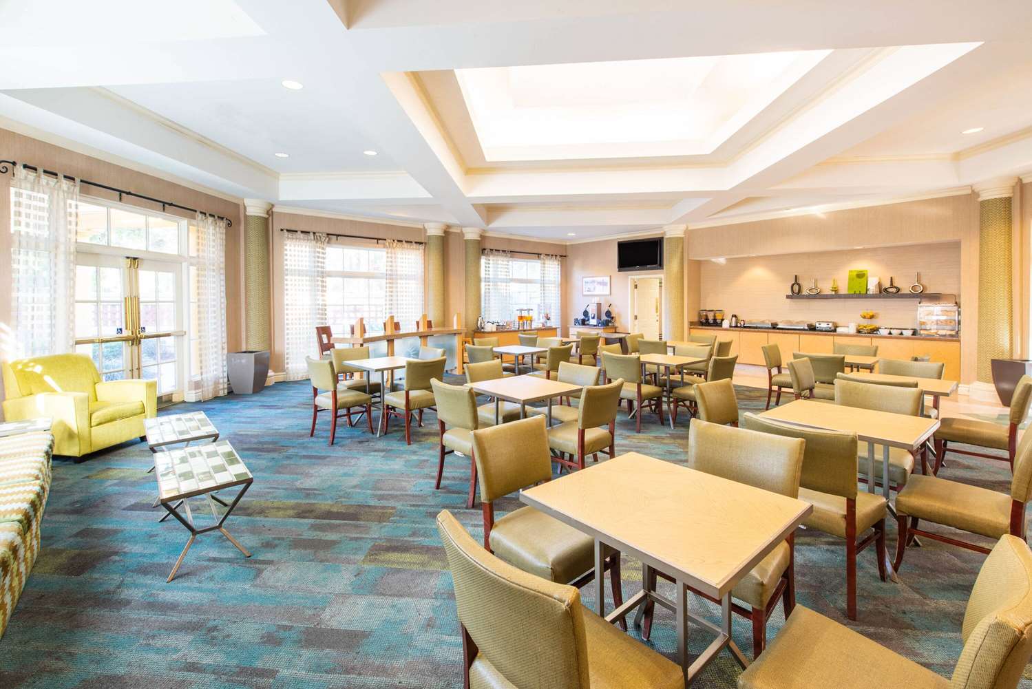 La Quinta Inn & Suites by Wyndham Tampa Brandon Regency Park 36/49