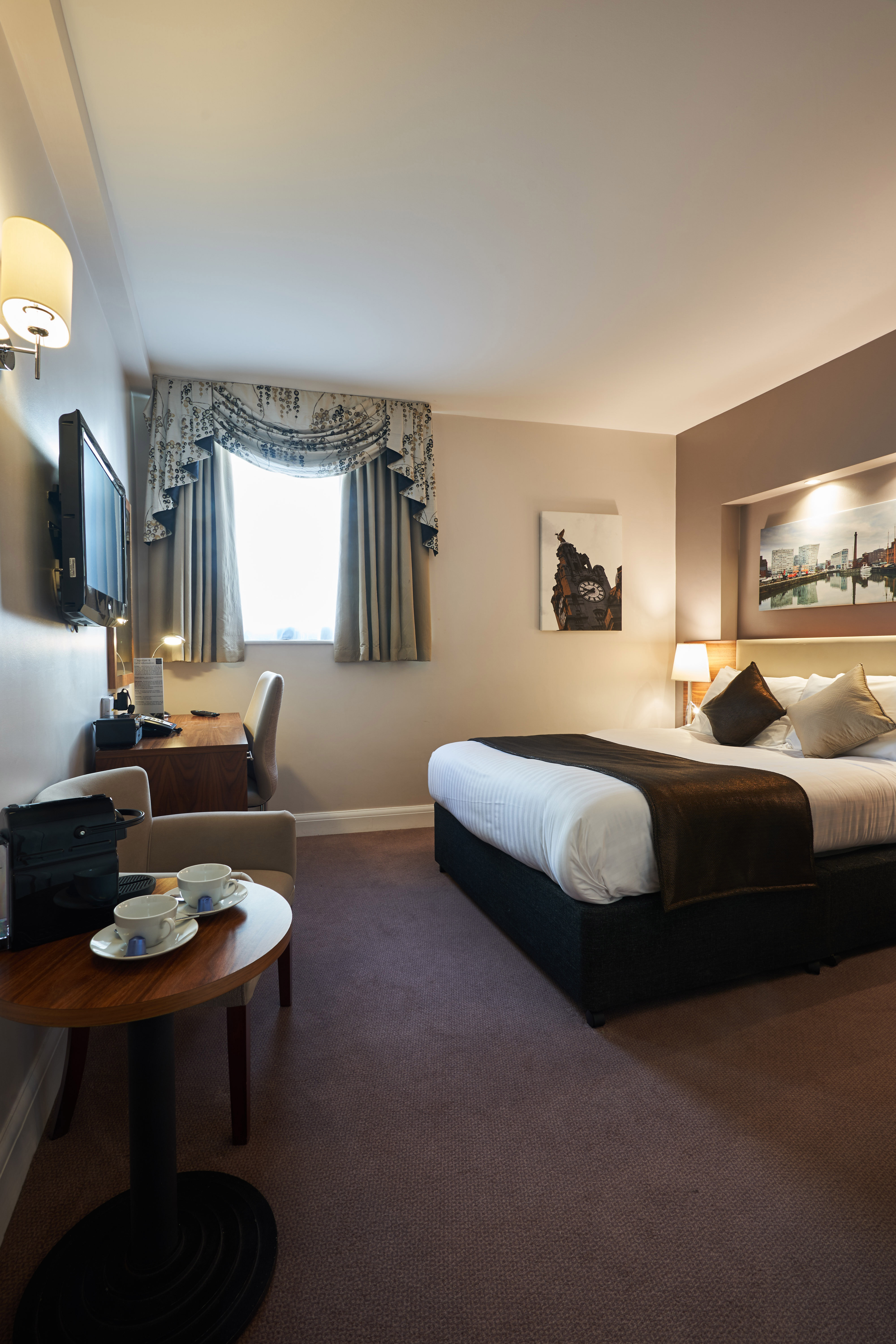Heywood House Hotel 16/45