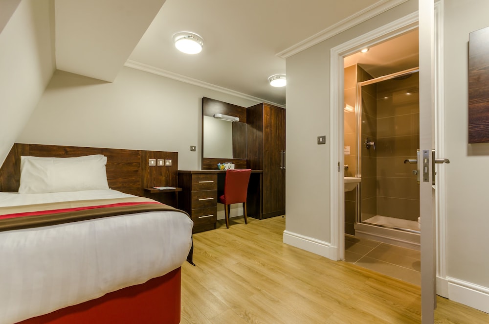 Royal Cambridge Hotel 16/61