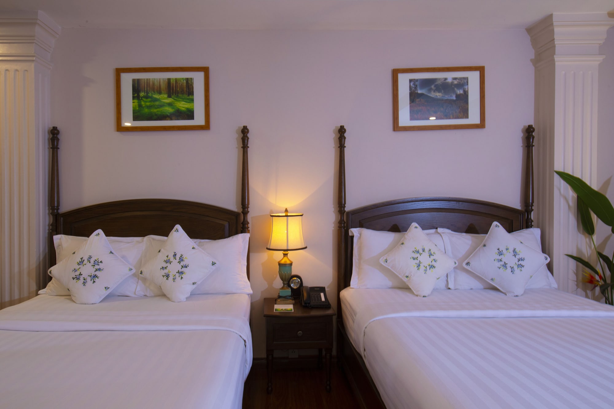 ELEGANT, SUITE, 2 DOUBLE BEDS, CITY VIEW