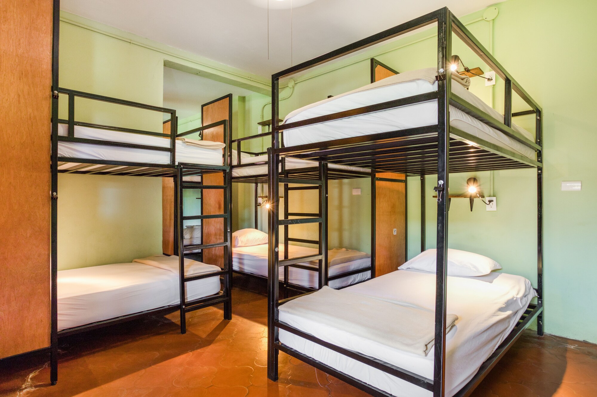 Mixed Dorm, 12 Beds