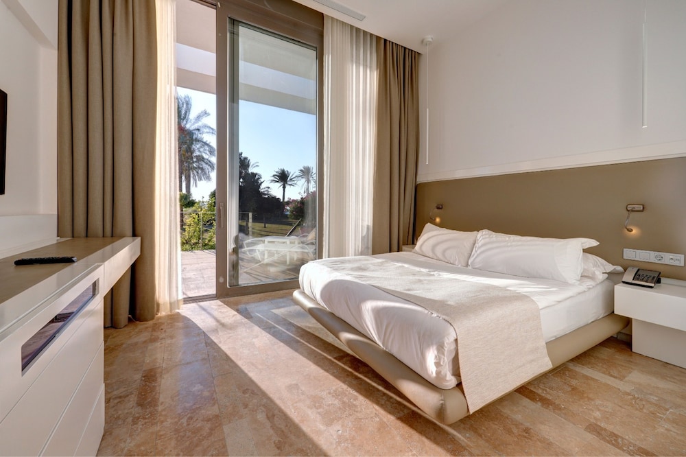 Yalikavak Marina Hotel by Social Living Collection 20/65