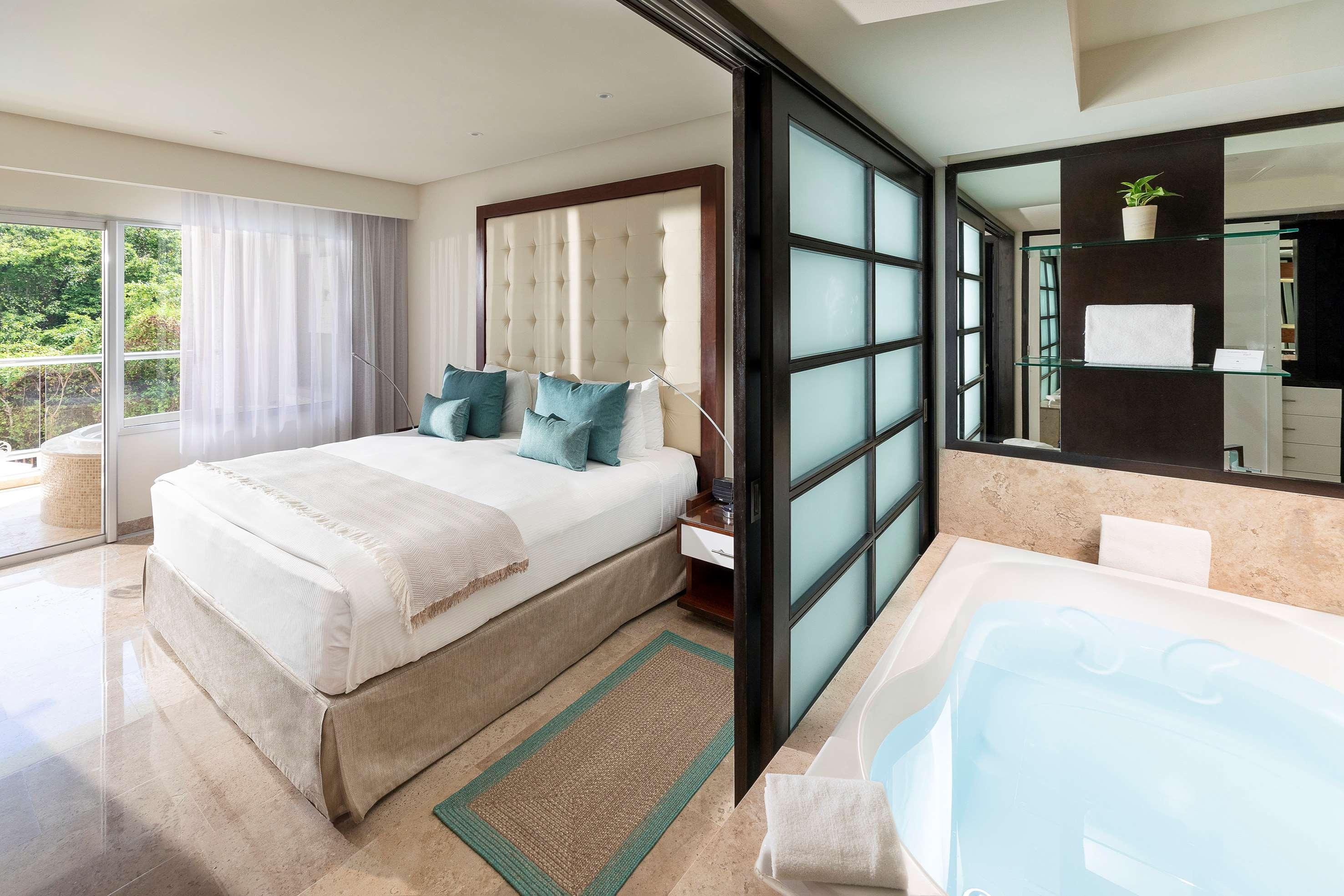 Concierge, Master, Family, Suite, Single, Nature View