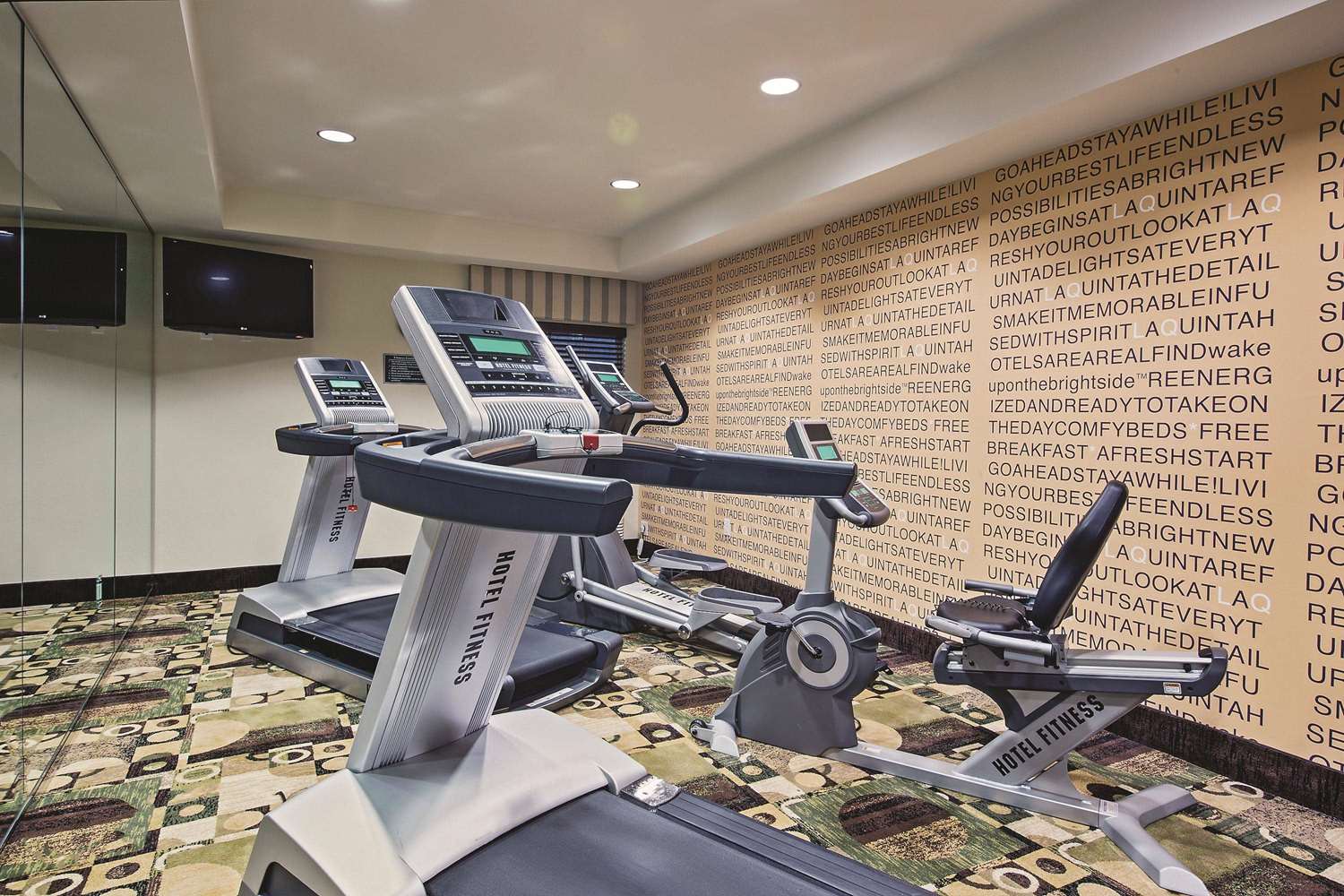 La Quinta Inn & Suites by Wyndham Lancaster 6/15