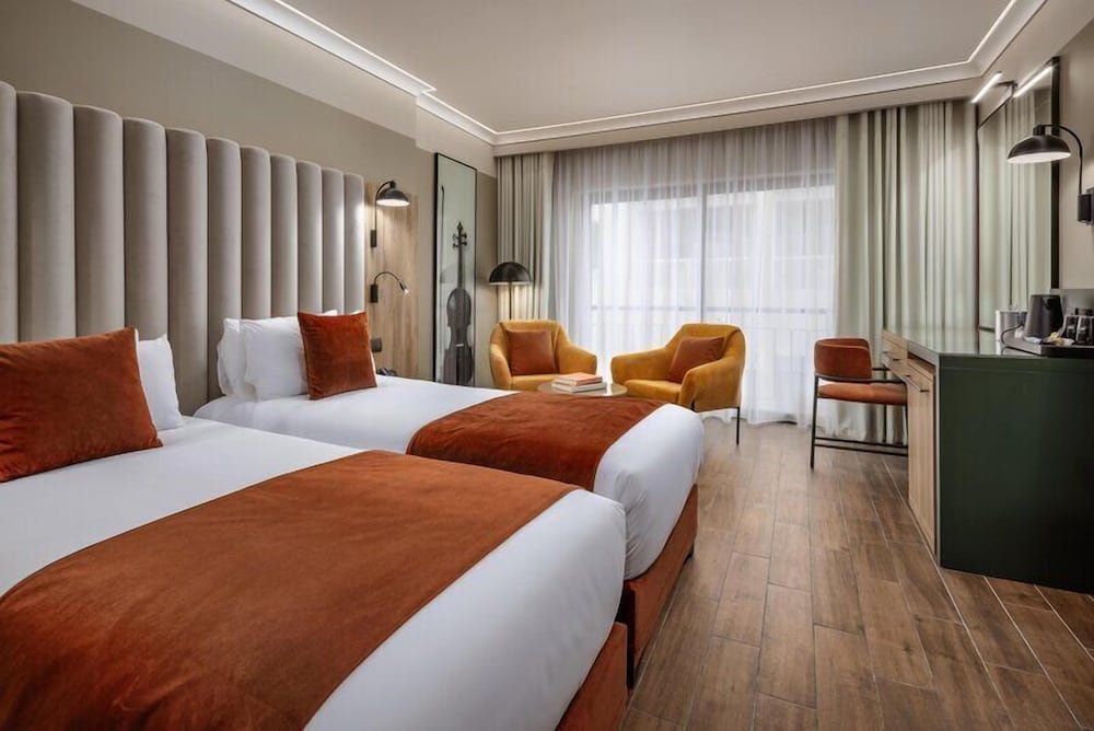 Vivaldi Hotel 23/71