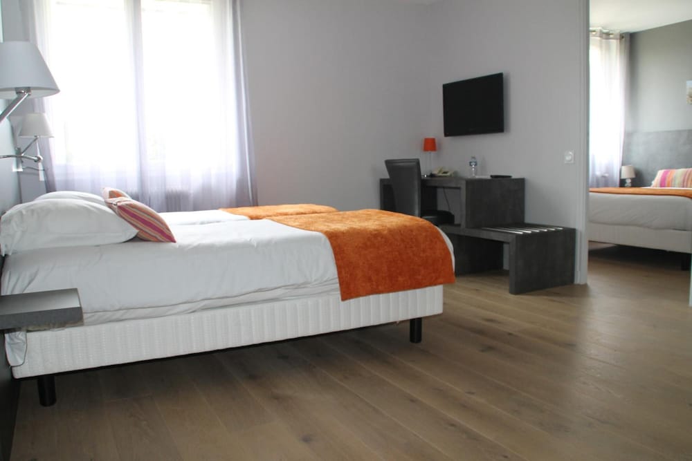 COZY HOTEL 15/40