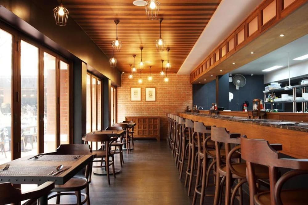 Rambuttri Village Inn Plaza 51/69