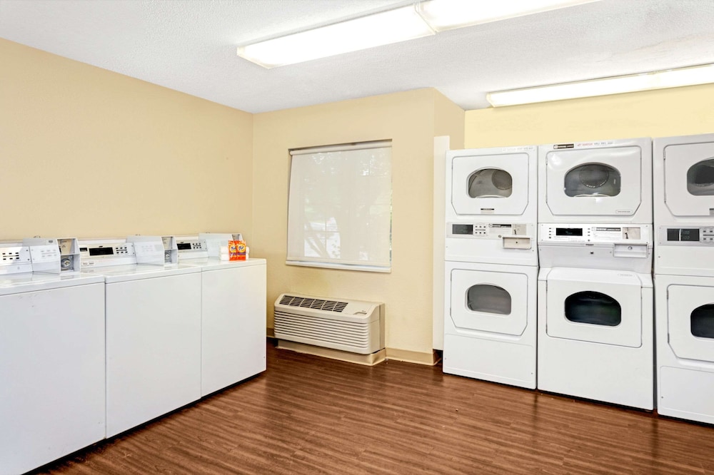 MainStay Suites Northbrook Wheeling 24/45